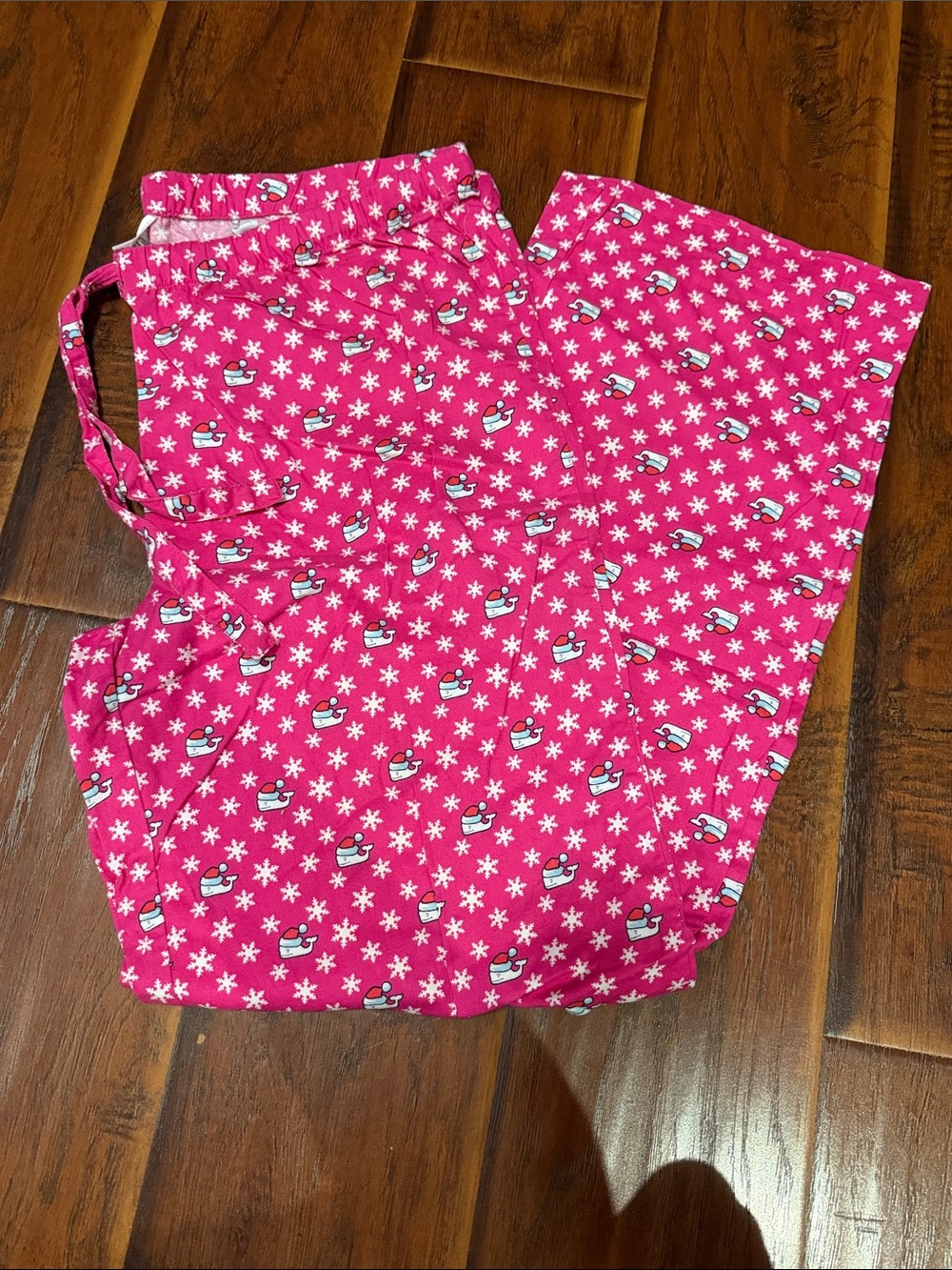 Vineyard Vines Women’s Hot Pink Whale & Snowflake Pajama Set